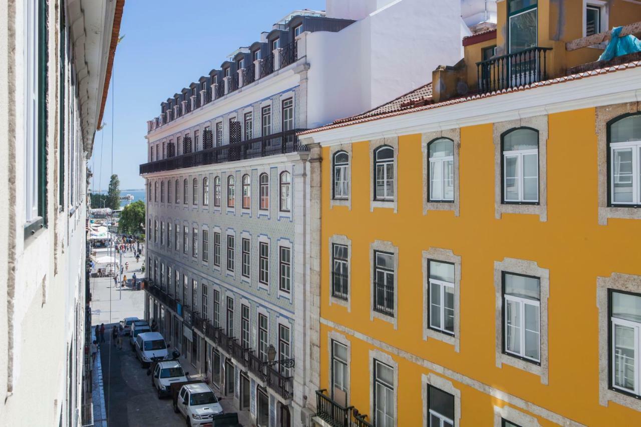ליסבון Alfama Baixa Spacious And Bright Apartment Blends The Historic And The Contemporary 2 Bedrs & 2 Bathrs Ac 18Th Century Building מראה חיצוני תמונה